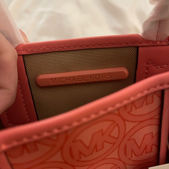 Michael Kors Jodie bag in grapefruit. - Picture 4 of 4